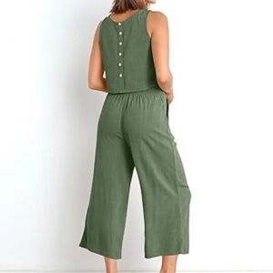 Green Cropped Top and Wide-Leg Set with Relaxed Fit